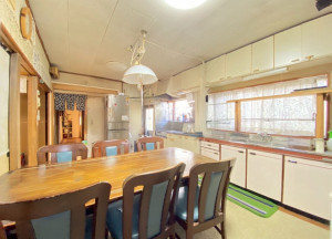 天童市中里１丁目、中古一戸建ての居間画像です