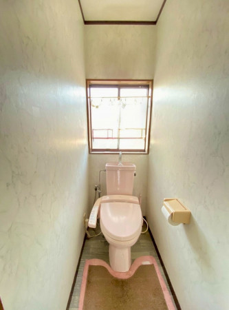 天童市中里１丁目、中古一戸建てのトイレ画像です