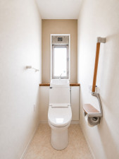 山形市南館西、中古一戸建てのトイレ画像です