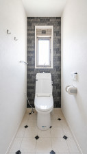 山形市南館西、中古一戸建てのトイレ画像です