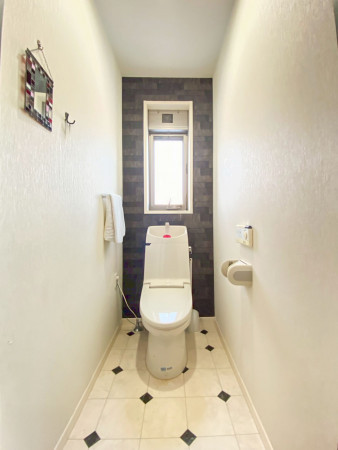 山形市南館西、中古一戸建てのトイレ画像です