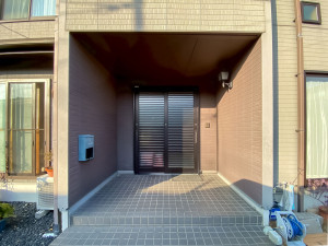 山形市桧町４丁目、中古一戸建ての玄関画像です