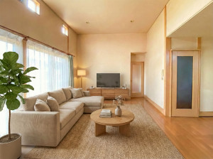 山形市桧町４丁目、中古一戸建ての居間画像です
