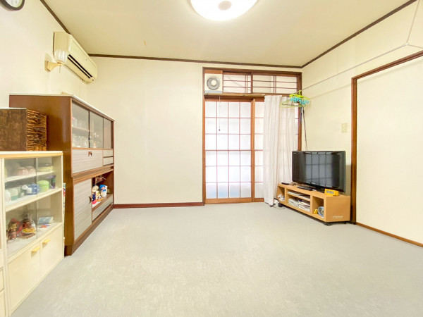 山形市南館３丁目、中古一戸建ての居間画像です