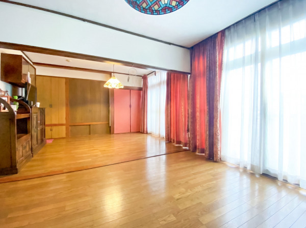 山形市清住町１丁目、中古一戸建ての居間画像です