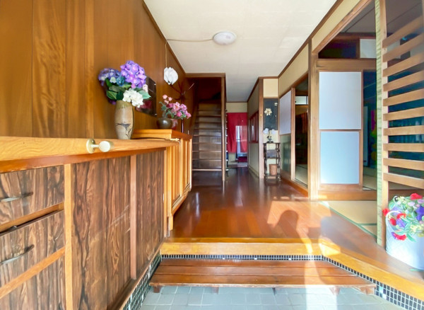 山形市清住町１丁目、中古一戸建ての玄関画像です