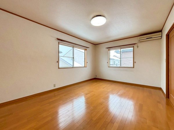 東村山郡山辺町近江、中古一戸建ての寝室画像です