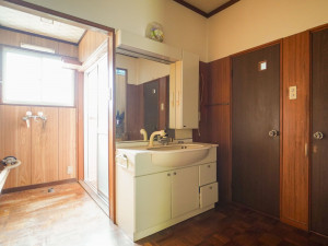 東村山郡山辺町大字大塚、中古一戸建ての洗面画像です