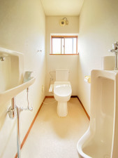 東村山郡山辺町近江、中古一戸建てのトイレ画像です