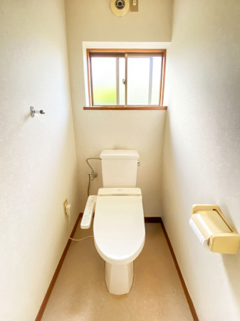 東村山郡山辺町近江、中古一戸建てのトイレ画像です