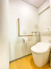 山形市鉄砲町２丁目、中古マンションのトイレ画像です