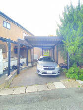 山形市小白川町、中古一戸建ての駐車場画像です