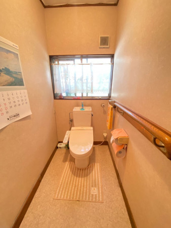 山形市小白川町、中古一戸建てのトイレ画像です