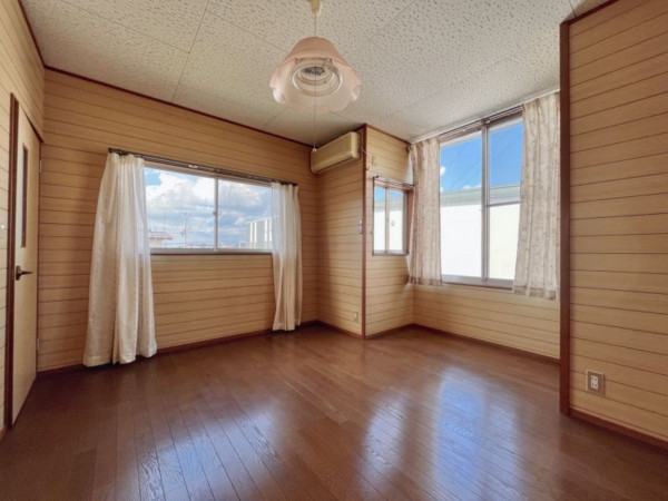 山形市千歳１丁目、収益物件/住宅の内装画像です