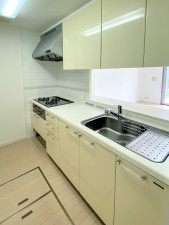 山形市松山１丁目、収益物件/マンションのキッチン画像です