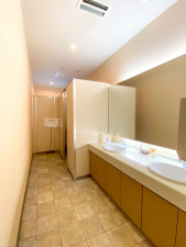 上山市南町、収益物件/住宅付店舗のトイレ画像です