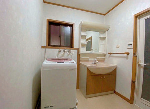 山形市城西町５丁目、中古一戸建ての洗面画像です