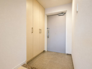 山形市高堂１丁目、中古マンションの玄関画像です