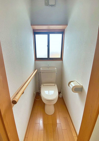 山形市吉原２丁目、中古一戸建てのトイレ画像です