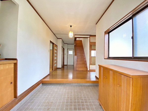 天童市鎌田本町２丁目、中古一戸建ての玄関画像です