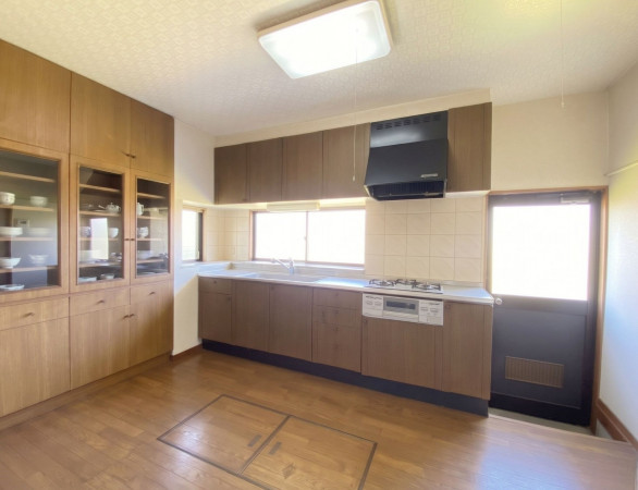 山形市蔵王成沢、中古一戸建てのキッチン画像です