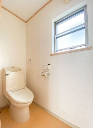 天童市東芳賀３丁目、中古一戸建てのトイレ画像です