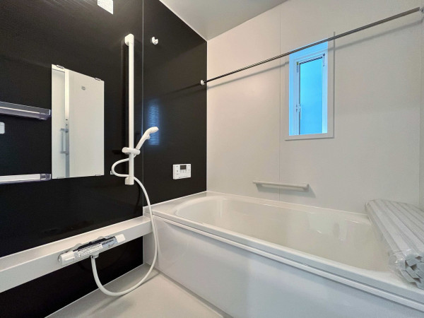 山形市浜崎、新築一戸建ての風呂画像です