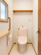 山形市小白川町、中古一戸建てのトイレ画像です