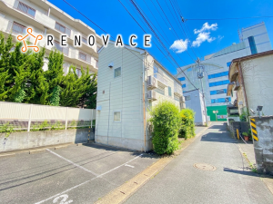 山形市香澄町２丁目、収益物件/アパートの前面道路を含む現地写真画像です