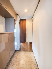 山形市南二番町、中古マンションの玄関画像です