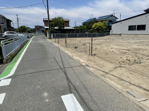 熊谷市上之、土地の前面道路を含む現地写真画像です