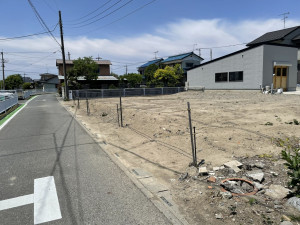熊谷市上之、土地の前面道路を含む現地写真画像です