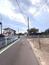 熊谷市上之、土地の前面道路を含む現地写真画像です