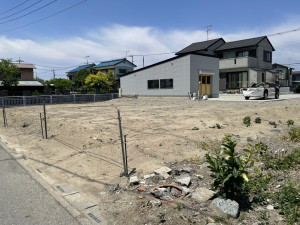 熊谷市上之、土地の前面道路を含む現地写真画像です