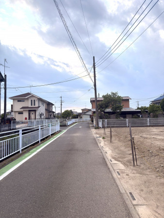 熊谷市上之、土地の前面道路を含む現地写真画像です