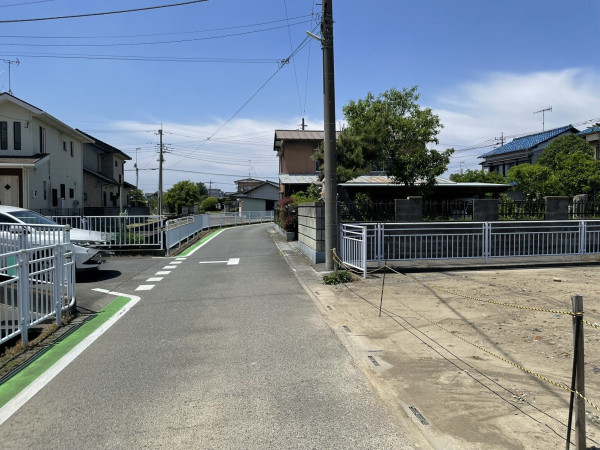 熊谷市上之、土地の前面道路を含む現地写真画像です