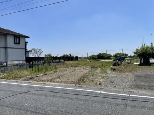 熊谷市上之、土地の前面道路を含む現地写真画像です