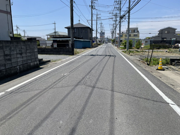 熊谷市上之、土地の前面道路を含む現地写真画像です