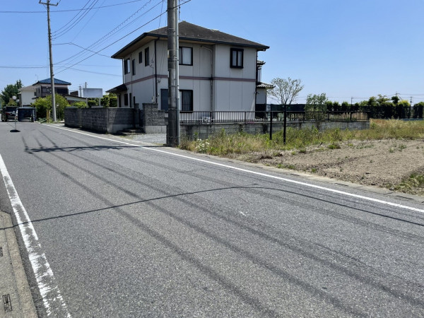 熊谷市上之、土地の前面道路を含む現地写真画像です