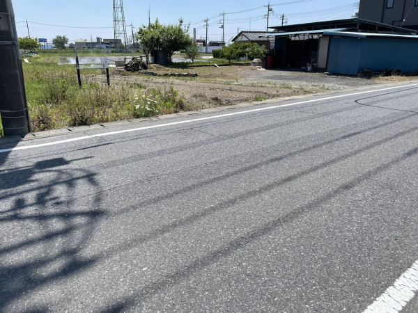 熊谷市上之、土地の前面道路を含む現地写真画像です