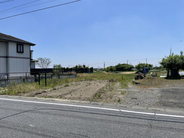 熊谷市上之、土地の前面道路を含む現地写真画像です