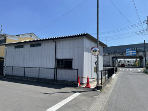 熊谷市柿沼、土地の前面道路を含む現地写真画像です