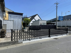 熊谷市柿沼、土地の前面道路を含む現地写真画像です
