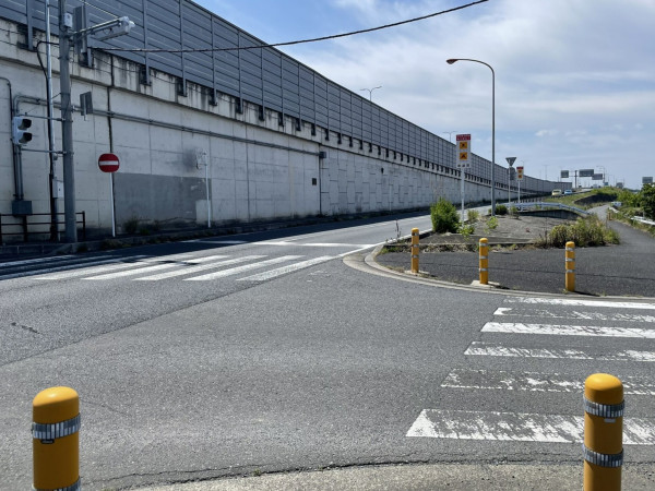 熊谷市柿沼、土地の前面道路を含む現地写真画像です