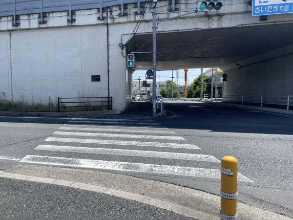熊谷市柿沼、土地の前面道路を含む現地写真画像です
