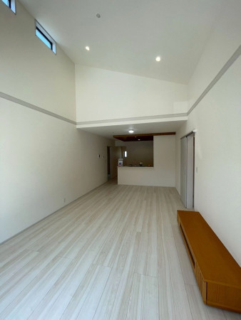 熊谷市末広、新築一戸建ての居間画像です
