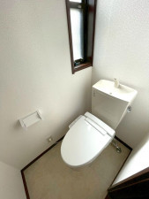 熊谷市石原、中古一戸建てのトイレ画像です