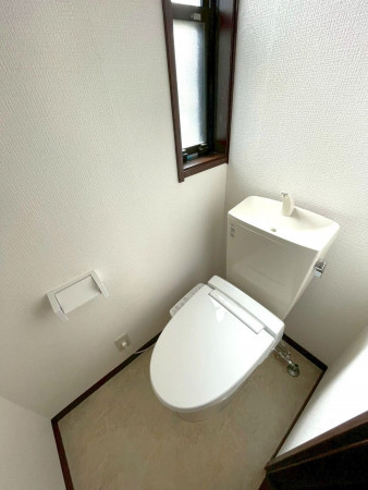 熊谷市石原、中古一戸建てのトイレ画像です
