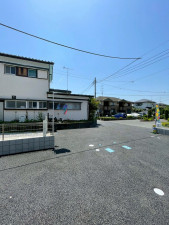 熊谷市末広、新築一戸建ての前面道路を含む現地写真画像です