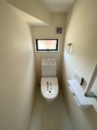 熊谷市末広、新築一戸建てのトイレ画像です